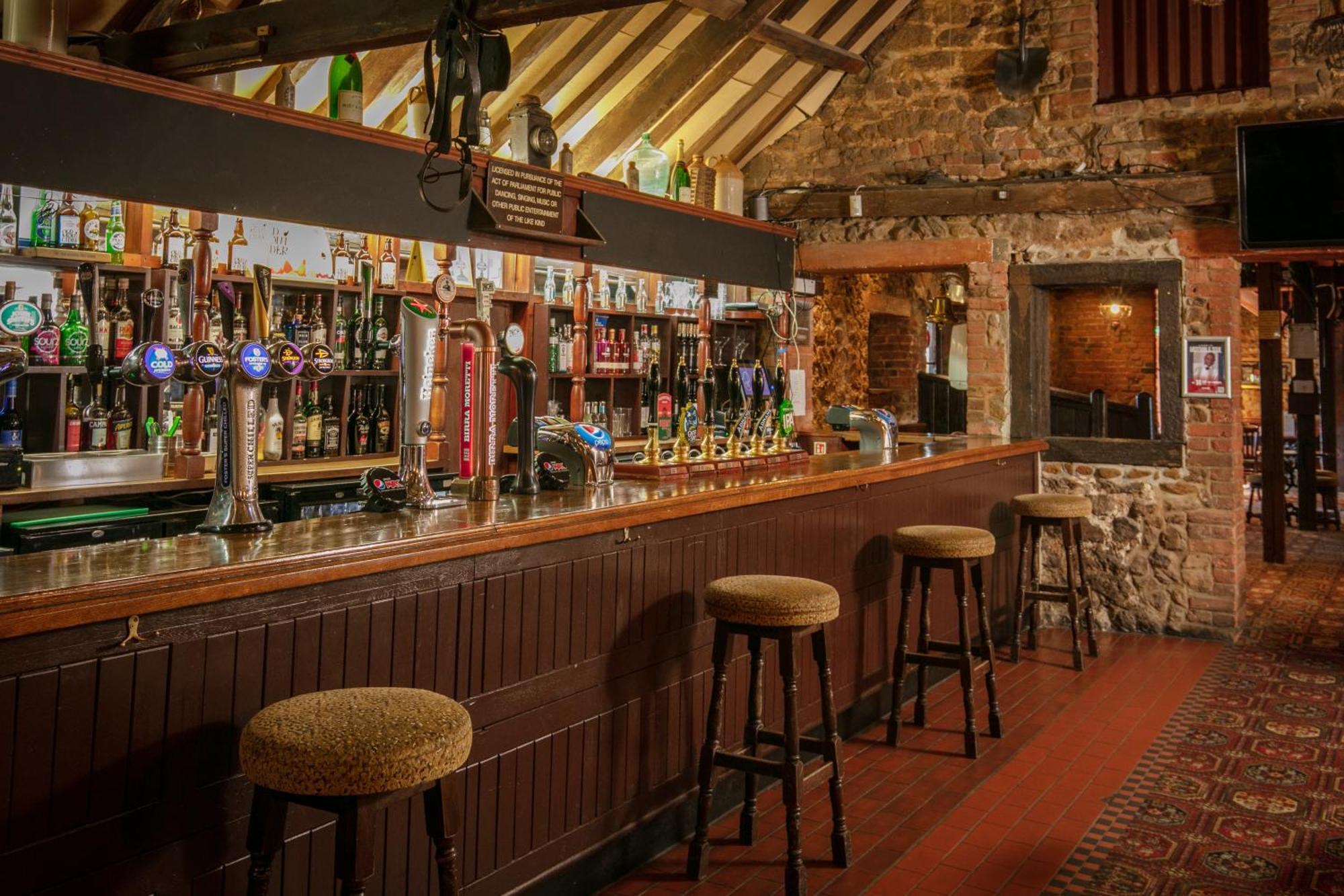 Knights Hill & Hotel 4*